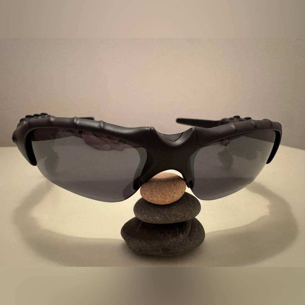 Vintage Oakley Thump sunglasses,the world's first digital music eyewear🕶️🎶